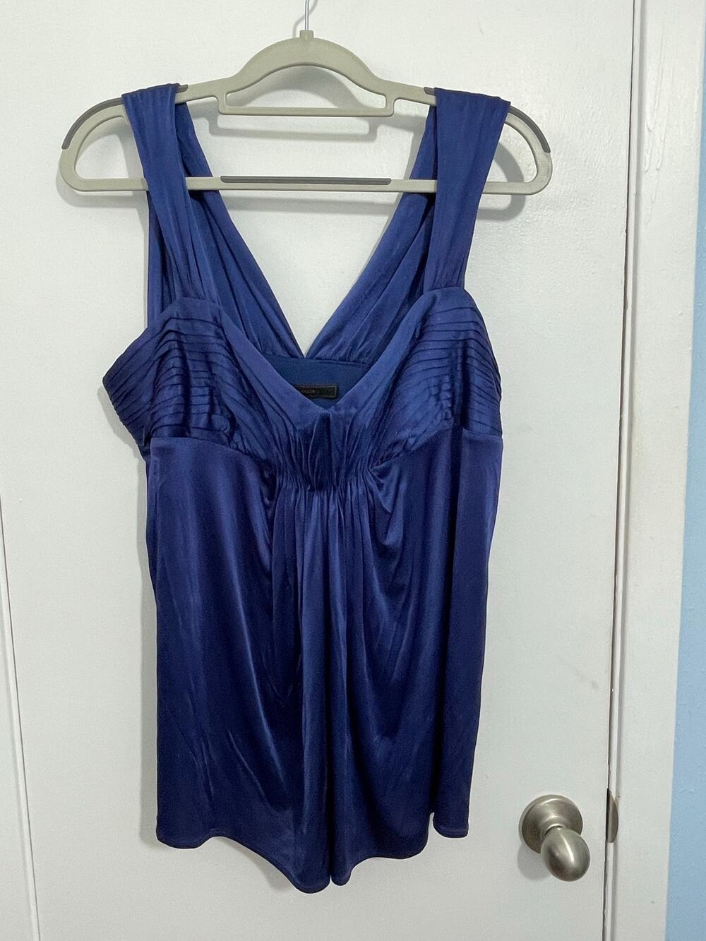 BCBGMaxazria Blouse Large Navy Satin Sleeveless Pleated Y2K Office Siren Club